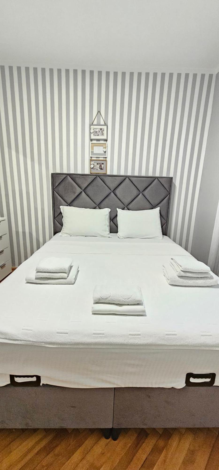 Apartments Popovic コトル エクステリア 写真
